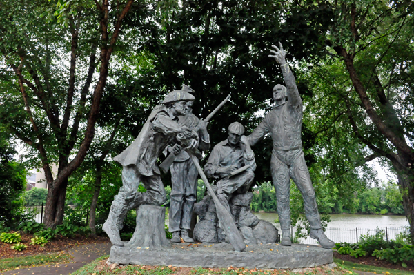 Bicentennial Commemoration sculpture
